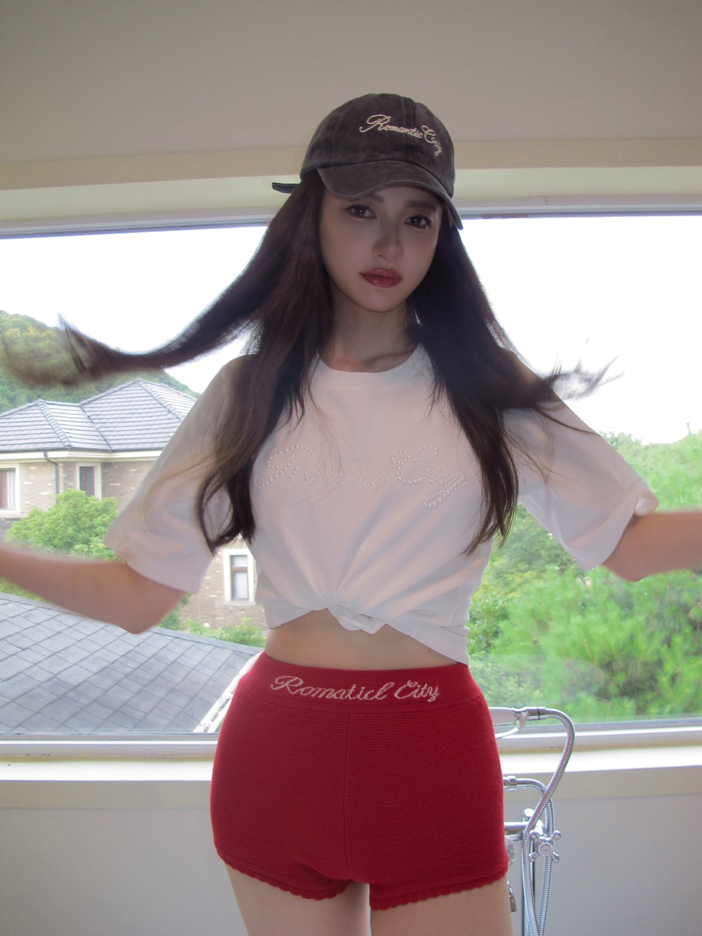 Perl white rate tee