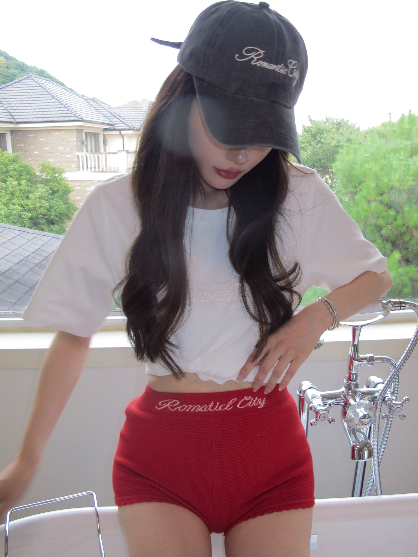 Perl white rate tee