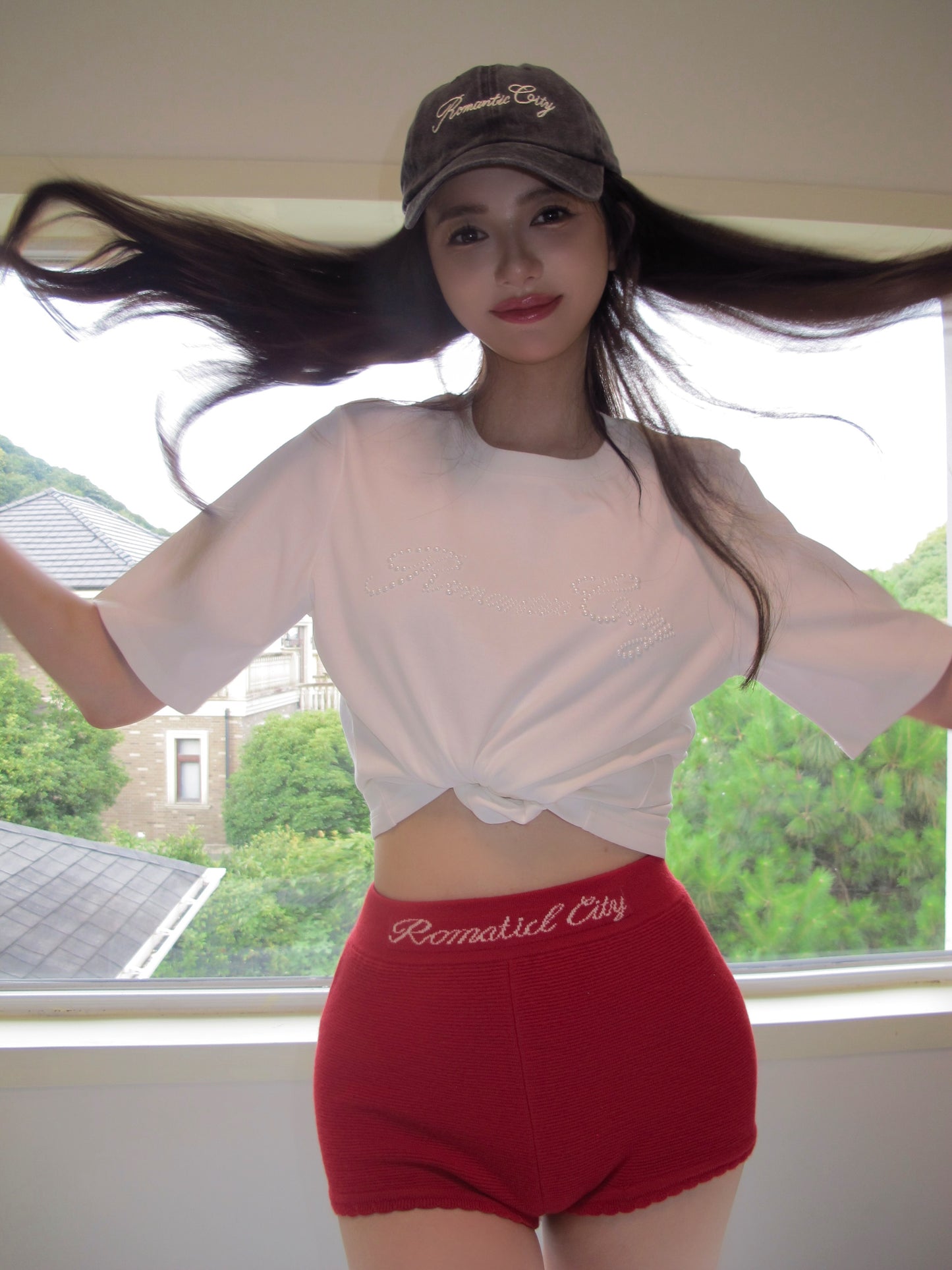 Perl white rate tee